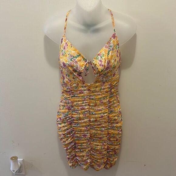 Almost Famous Floral Yellow Bodycon Dress Spring Easter Medium M NWT - Picture 2 of 9